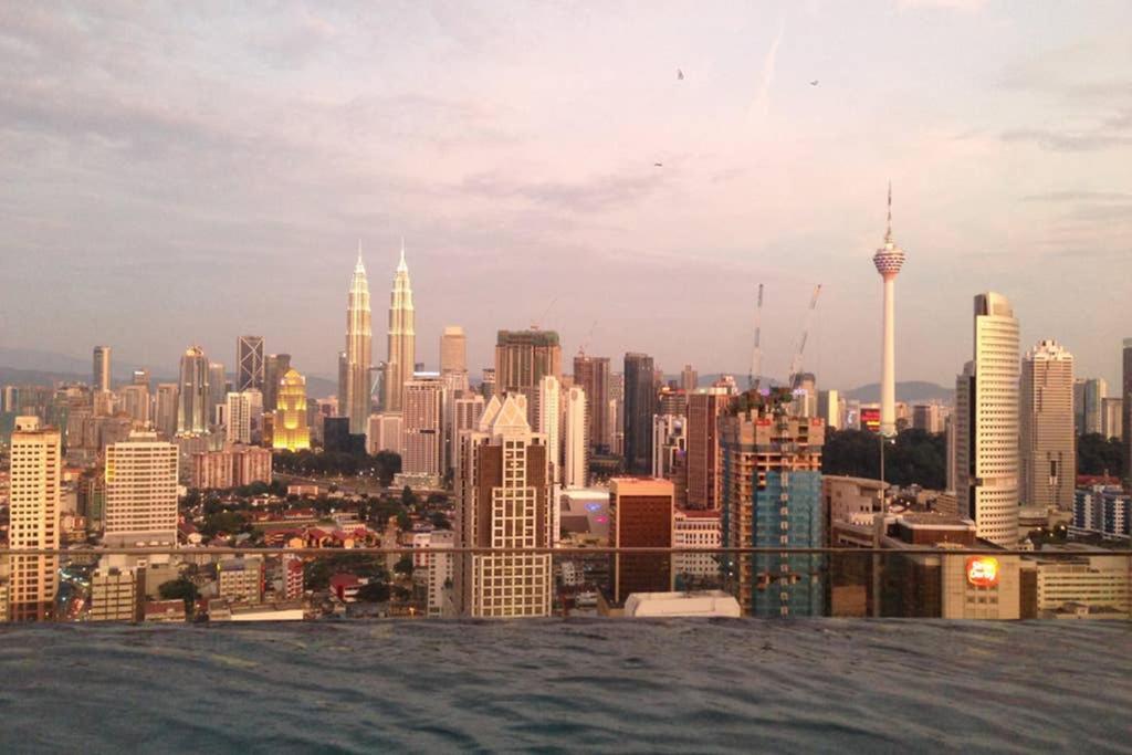 Klcc Regalia Suites Infinity Pool กัวลาลัมเปอร์ ภายนอก รูปภาพ