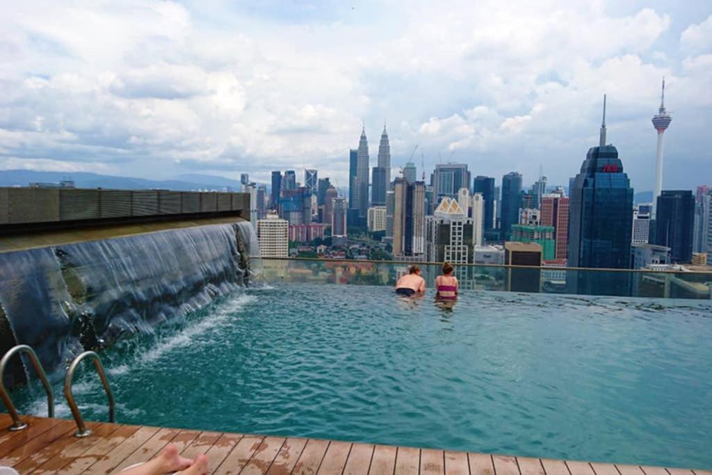 Klcc Regalia Suites Infinity Pool กัวลาลัมเปอร์ ภายนอก รูปภาพ