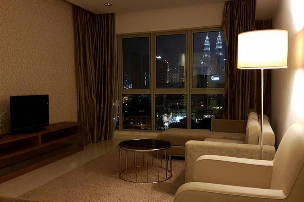 Klcc Regalia Suites Infinity Pool กัวลาลัมเปอร์ ภายนอก รูปภาพ