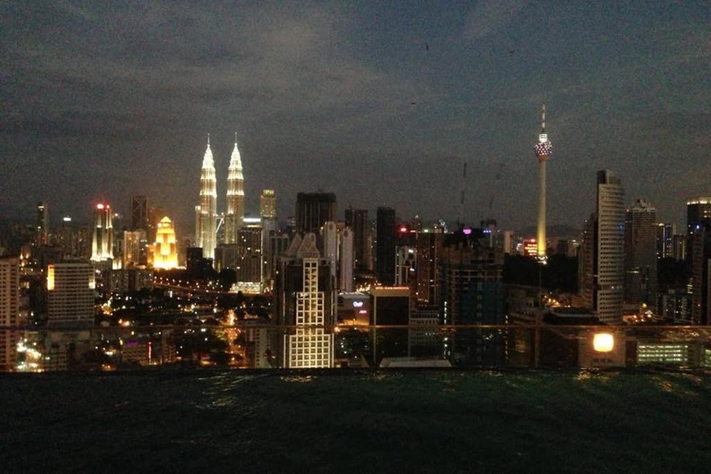Klcc Regalia Suites Infinity Pool กัวลาลัมเปอร์ ภายนอก รูปภาพ