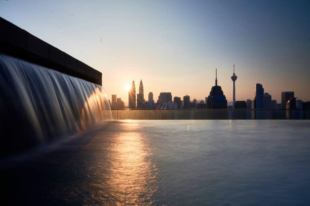 Klcc Regalia Suites Infinity Pool กัวลาลัมเปอร์ ภายนอก รูปภาพ